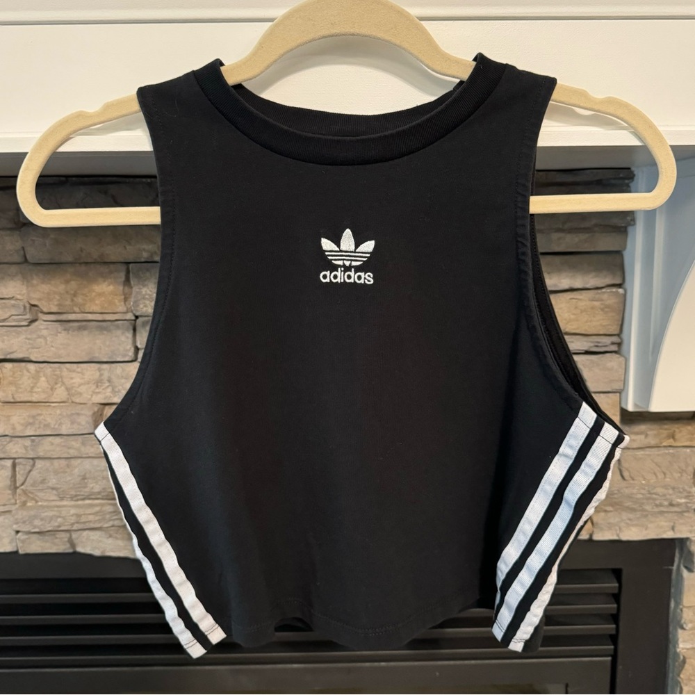 New Without Tags. Adidas Striped Cropped Tank top, Size Large.